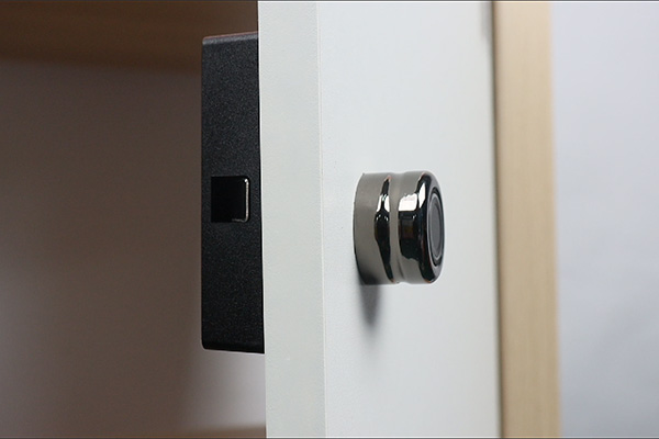 How to set the automatic to manual mode of cabinet lock F033