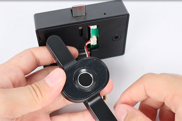 How to use the F118 fingerprint cabinet lock